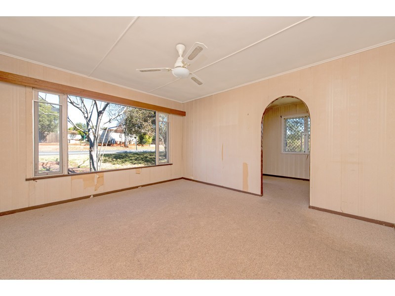 209 Jellicoe Street, Newtown QLD 4350