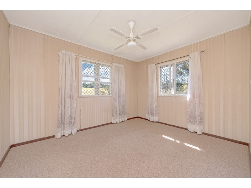 209 Jellicoe Street, Newtown QLD 4350