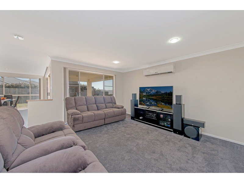 3 Carla Crescent, Westbrook QLD 4350