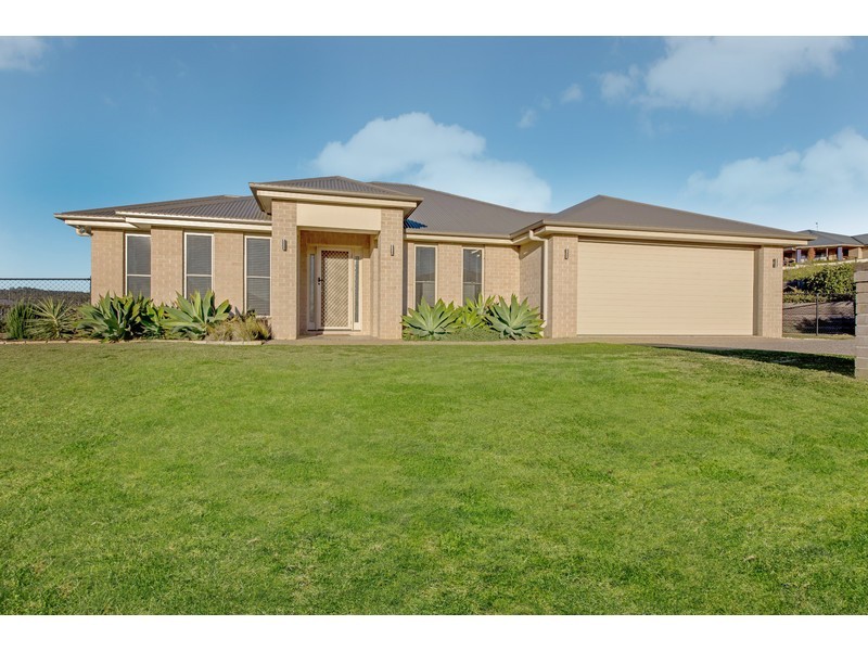 6 Carla Crescent, Westbrook QLD 4350