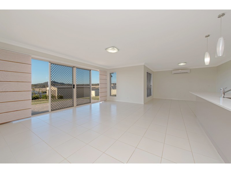 6 Carla Crescent, Westbrook QLD 4350