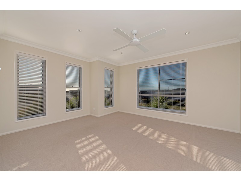 6 Carla Crescent, Westbrook QLD 4350