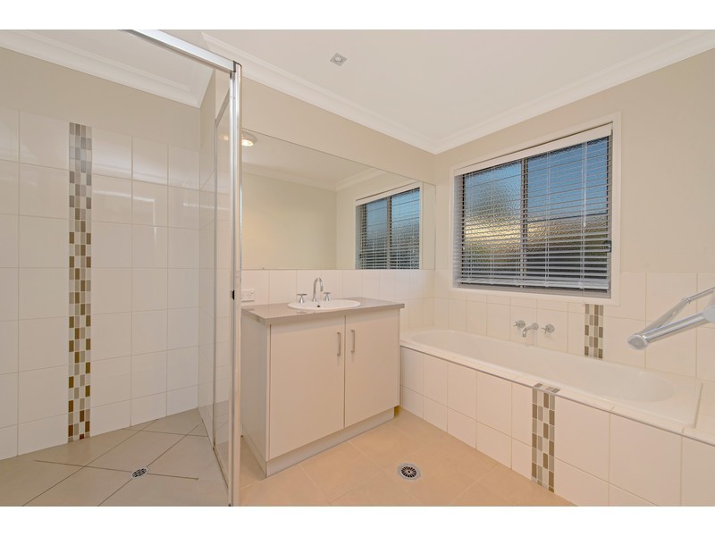 6 Carla Crescent, Westbrook QLD 4350