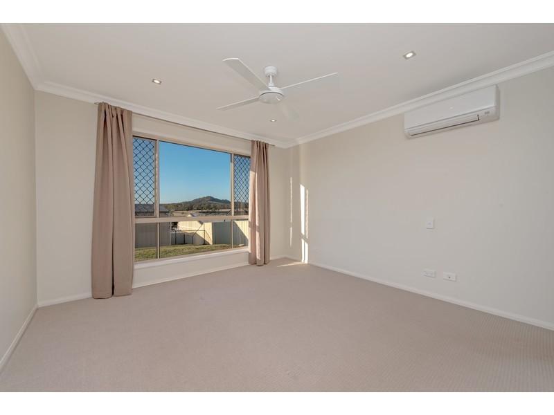 6 Carla Crescent, Westbrook QLD 4350