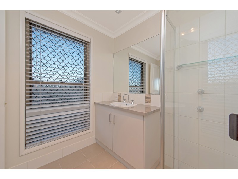 6 Carla Crescent, Westbrook QLD 4350