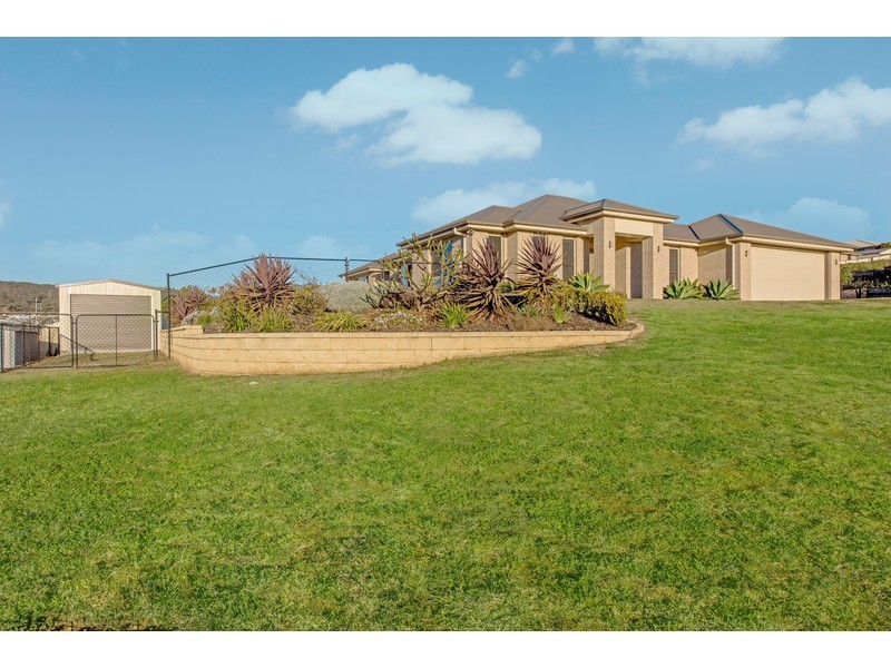 6 Carla Crescent, Westbrook QLD 4350