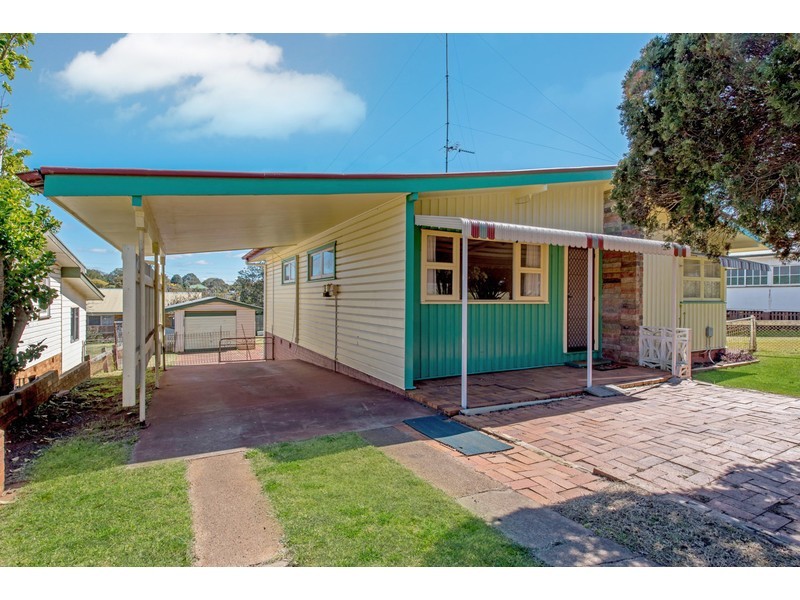 27 John Street, East Toowoomba QLD 4350