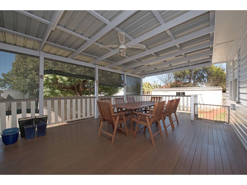 8 Peak Street, Harristown QLD 4350