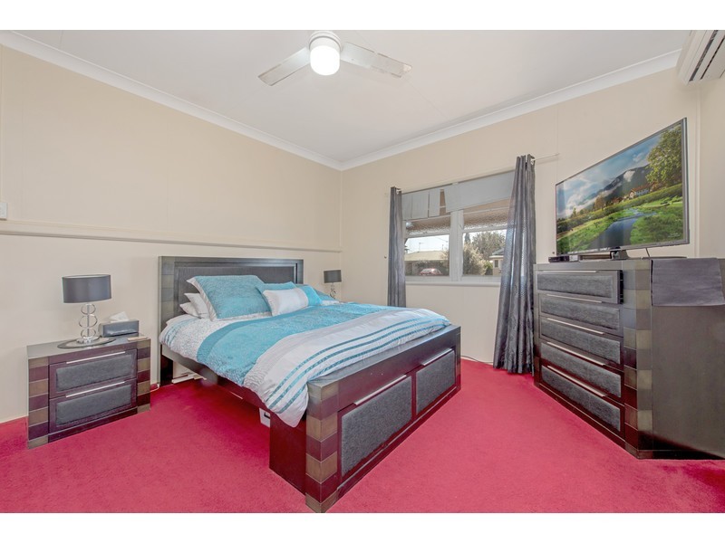 8 Peak Street, Harristown QLD 4350