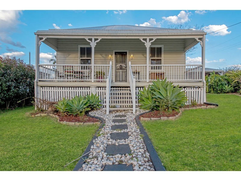 294 Hume Street, Centenary Heights QLD 4350
