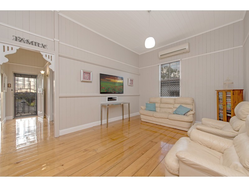 294 Hume Street, Centenary Heights QLD 4350