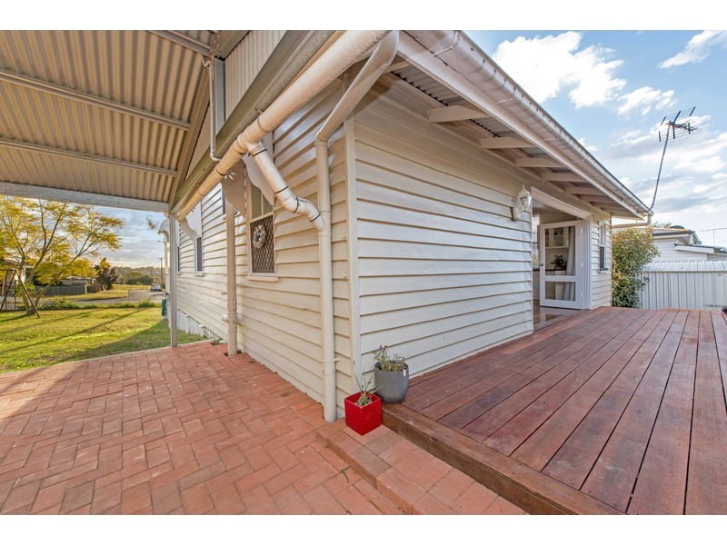 294 Hume Street, Centenary Heights QLD 4350