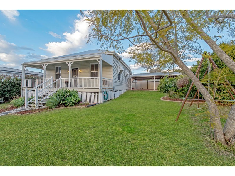 294 Hume Street, Centenary Heights QLD 4350