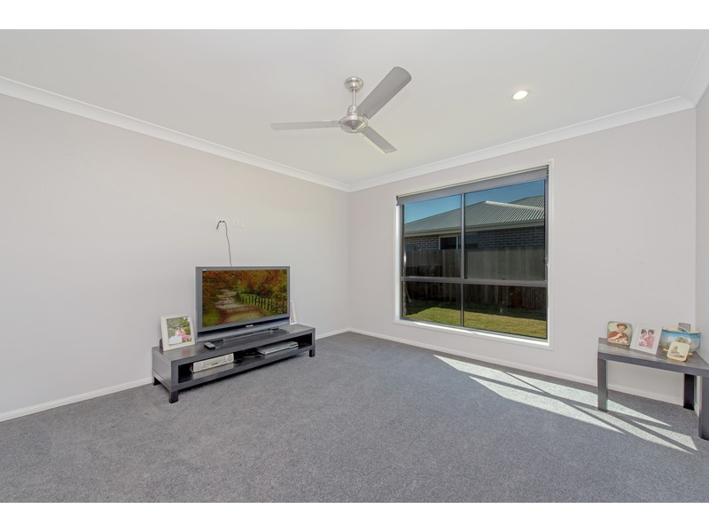 222 Nelson Street, Kearneys Spring QLD 4350
