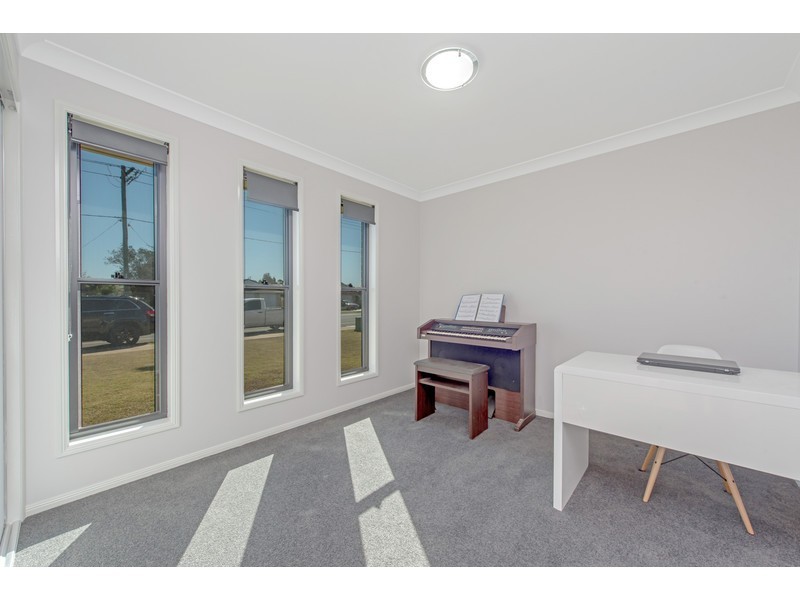 222 Nelson Street, Kearneys Spring QLD 4350