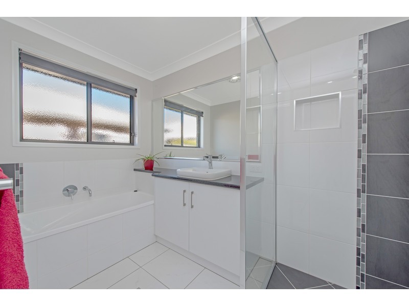 222 Nelson Street, Kearneys Spring QLD 4350