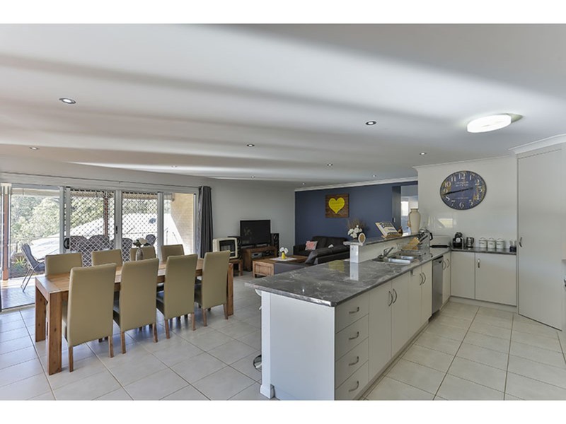 11 Willowburn Drive, Rockville QLD 4350