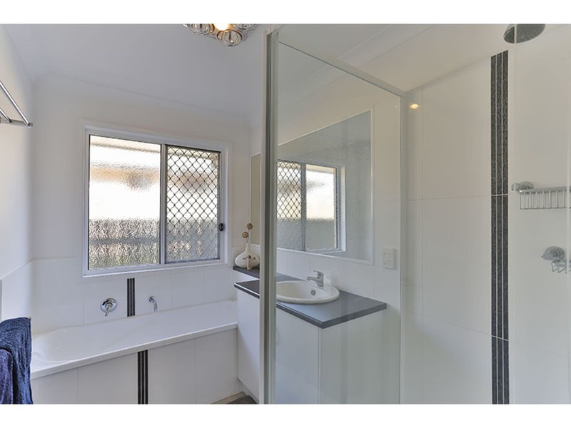 11 Willowburn Drive, Rockville QLD 4350