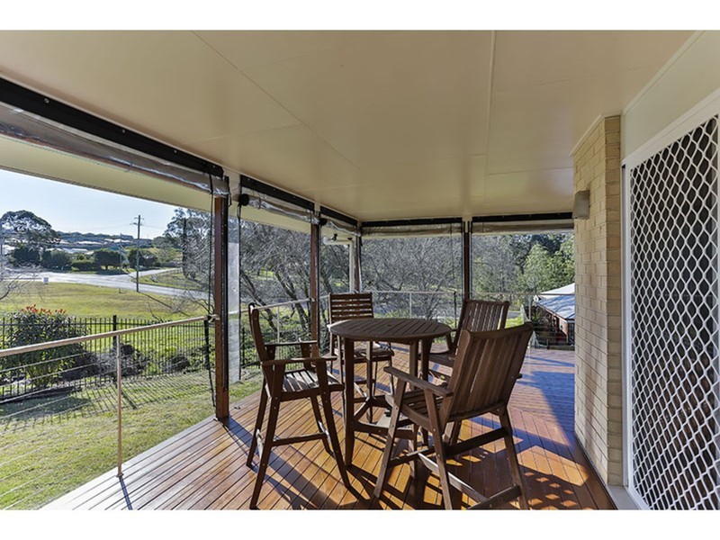 11 Willowburn Drive, Rockville QLD 4350