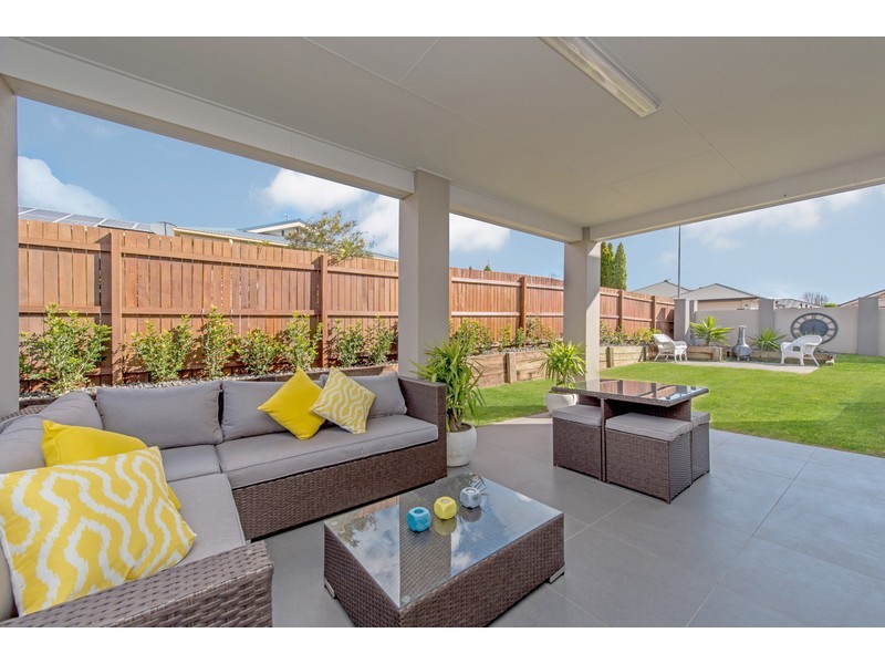 2/20 Holt Street, Middle Ridge QLD 4350