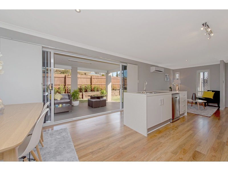 2/20 Holt Street, Middle Ridge QLD 4350