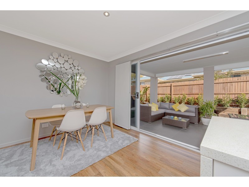 2/20 Holt Street, Middle Ridge QLD 4350