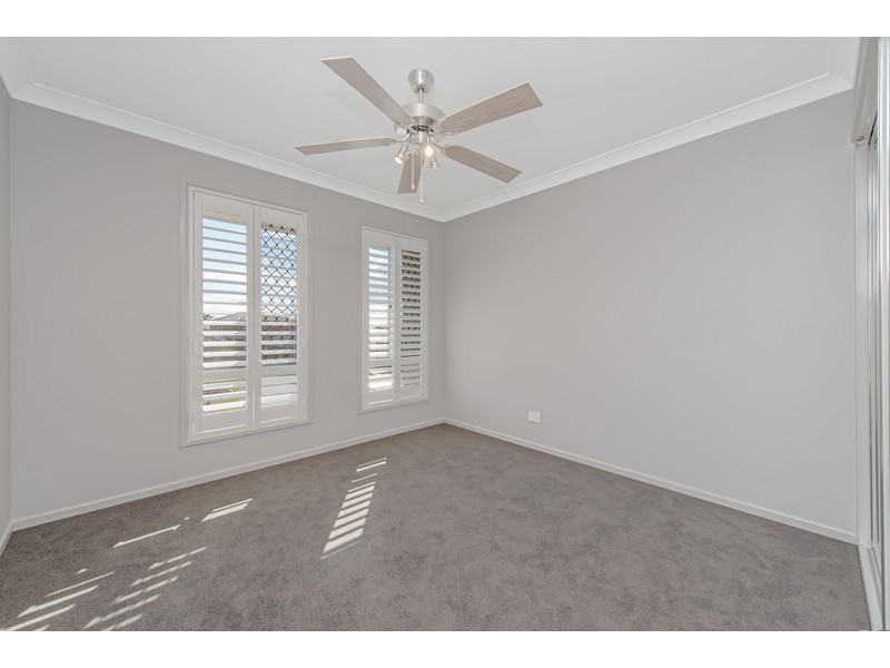 2/20 Holt Street, Middle Ridge QLD 4350