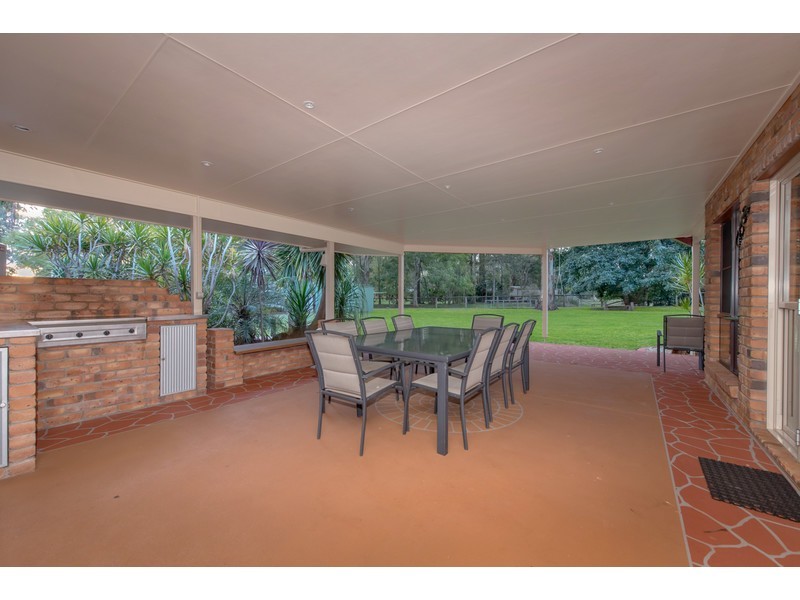 35 Blue Gum Drive, Highfields QLD 4352