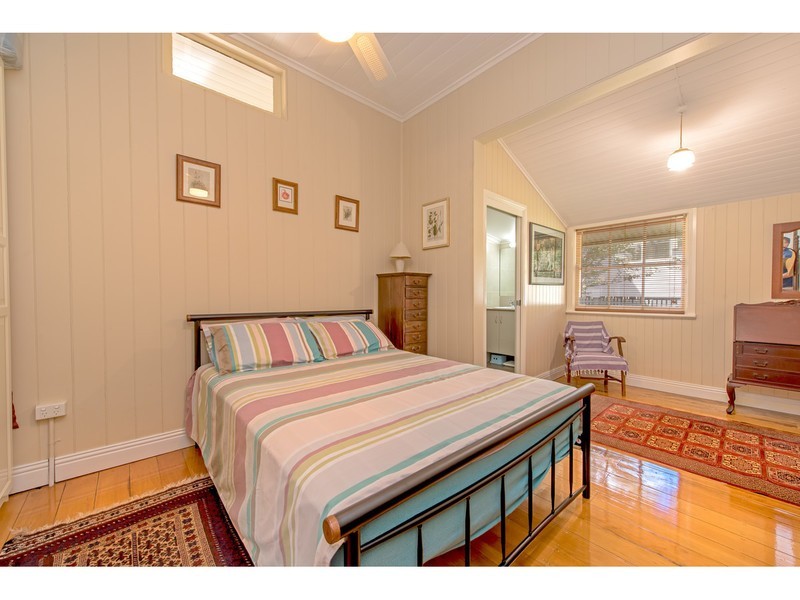 101 Bridge Street, Mount Lofty QLD 4350