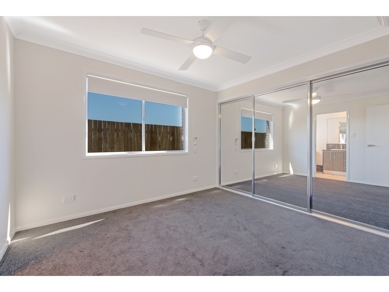 1 & 2/51 Sanctuary Drive, Cranley QLD 4350