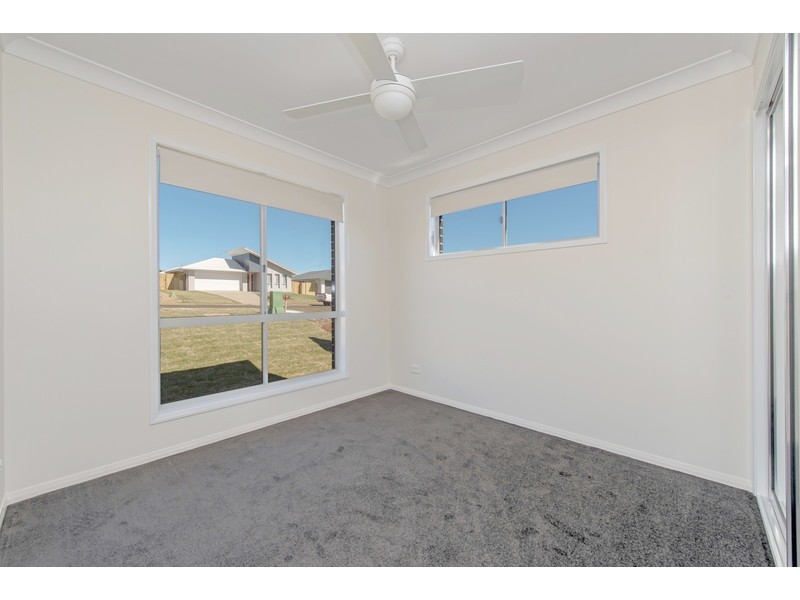 1 & 2/51 Sanctuary Drive, Cranley QLD 4350