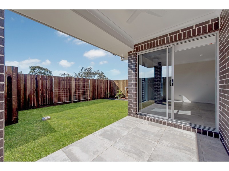 1 & 2/51 Sanctuary Drive, Cranley QLD 4350
