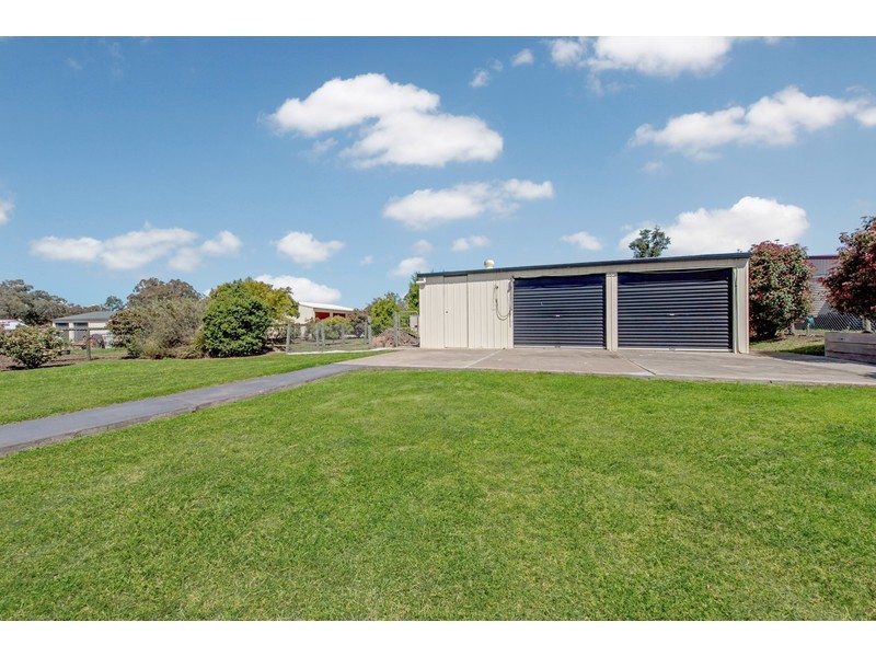 26 Highland Park Road, Meringandan West QLD 4352