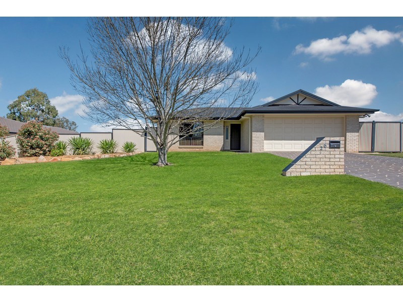 26 Highland Park Road, Meringandan West QLD 4352