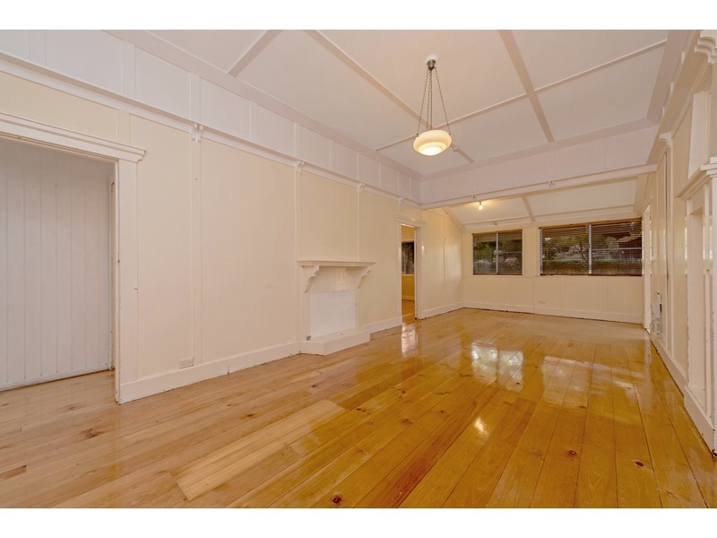 84 Bridge Street, East Toowoomba QLD 4350