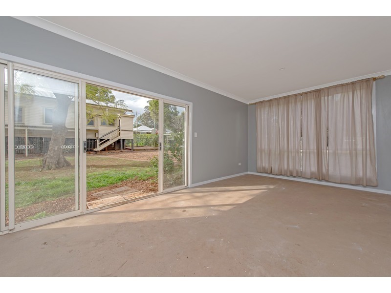 84 Bridge Street, East Toowoomba QLD 4350
