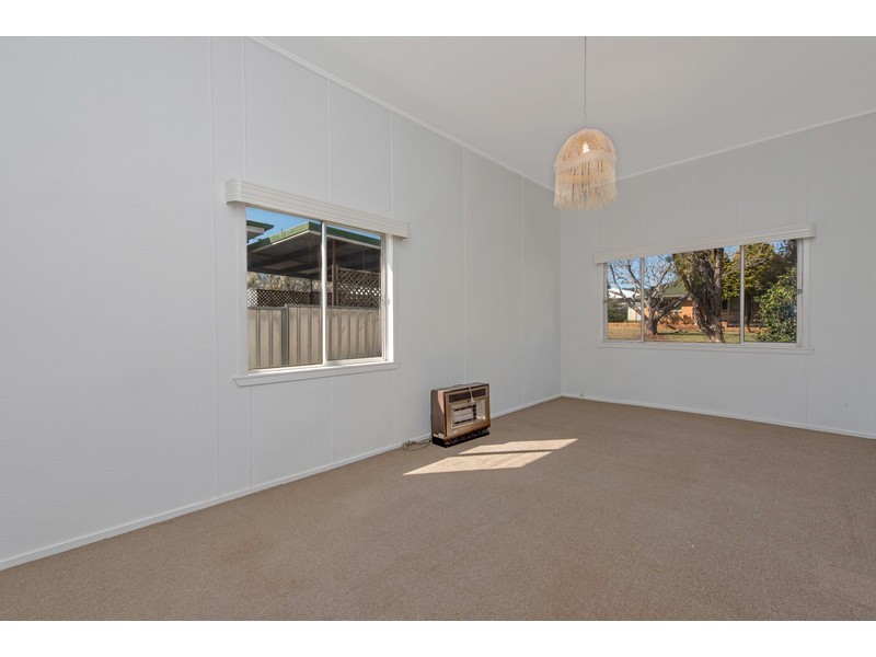 25 Kenilworth Street, North Toowoomba QLD 4350