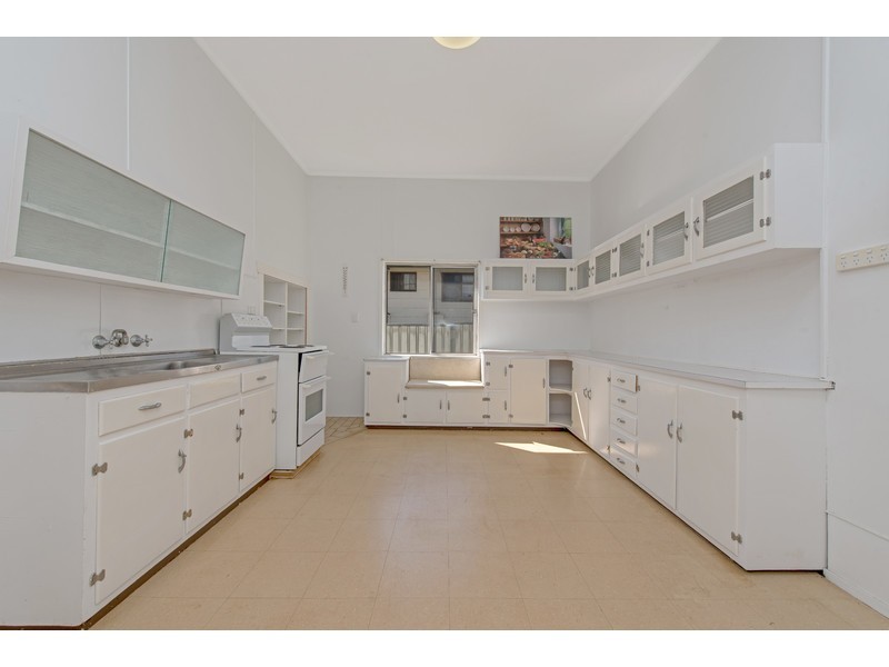 25 Kenilworth Street, North Toowoomba QLD 4350