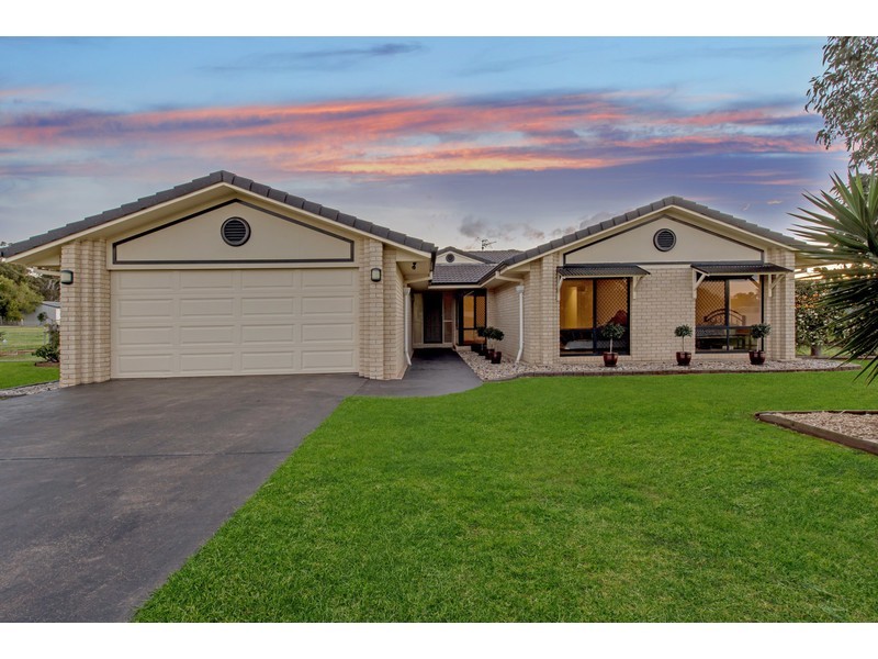 3 Mercedes Drive, Highfields QLD 4352