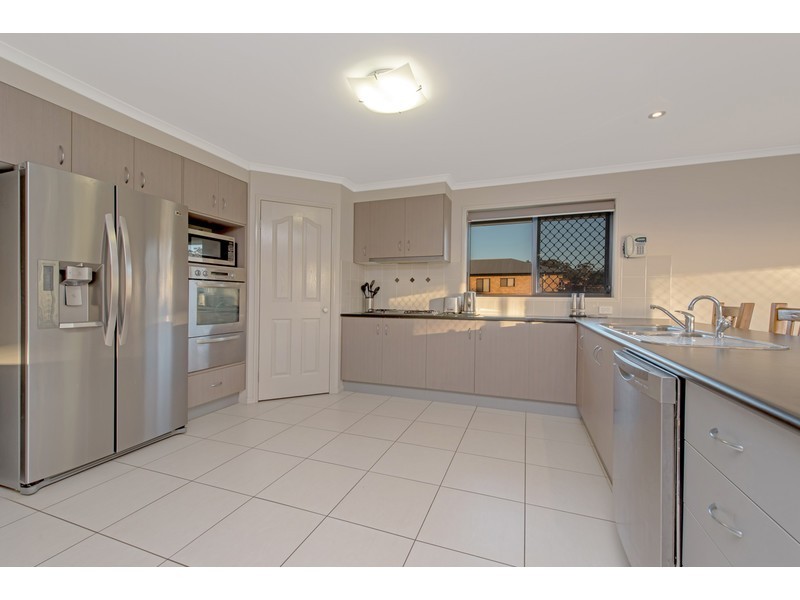 3 Mercedes Drive, Highfields QLD 4352