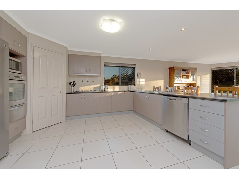 3 Mercedes Drive, Highfields QLD 4352