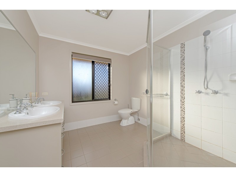 3 Mercedes Drive, Highfields QLD 4352