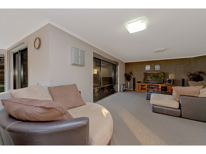 3 Mercedes Drive, Highfields QLD 4352