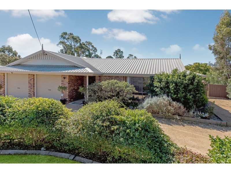 3 Bunkers Hill School Road, Westbrook QLD 4350
