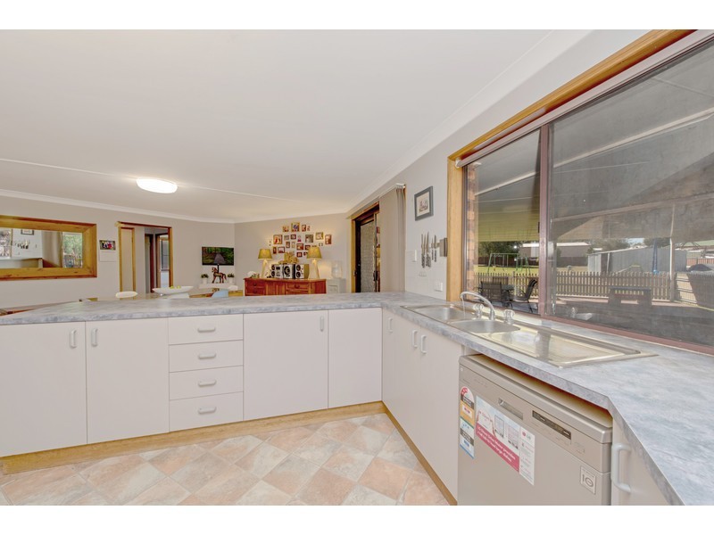 3 Bunkers Hill School Road, Westbrook QLD 4350