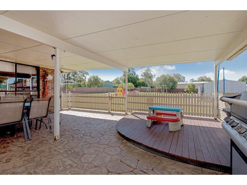 3 Bunkers Hill School Road, Westbrook QLD 4350