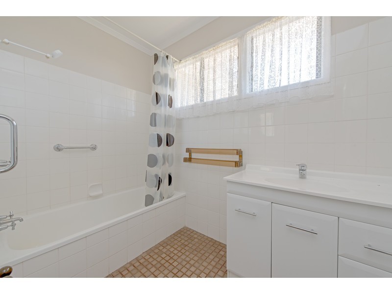 7 Hanlon Street, Newtown QLD 4350
