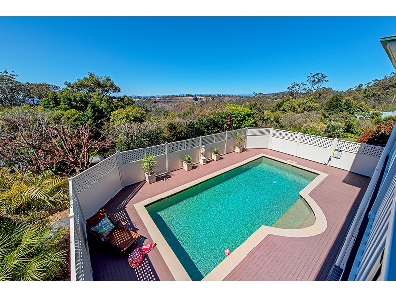 8 Huntingdale Court, Mount Lofty QLD 4350