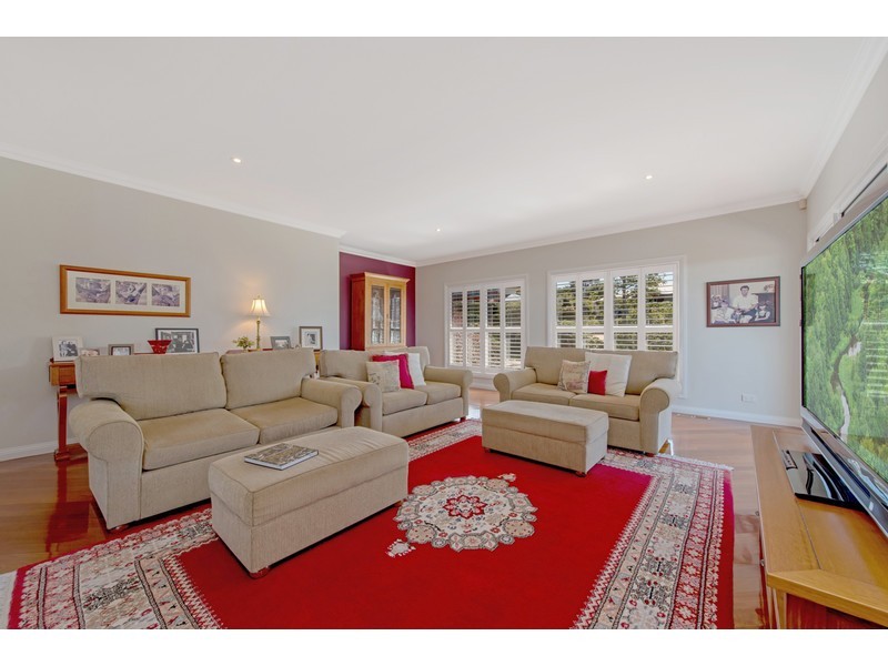 8 Huntingdale Court, Mount Lofty QLD 4350