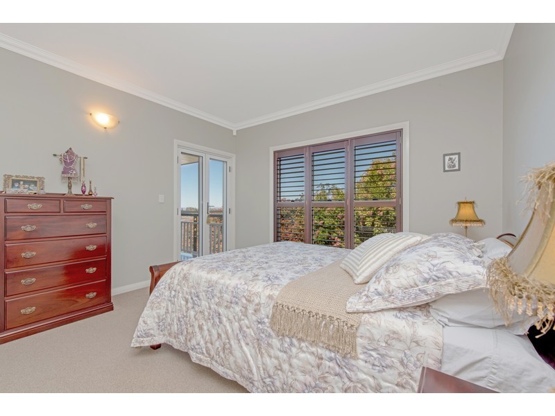 8 Huntingdale Court, Mount Lofty QLD 4350